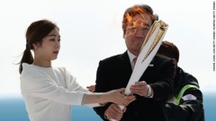平昌冬季五輪の聖火が韓国に到着、開幕まで１００日