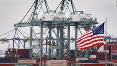 中国外務省、米国の「貿易テロ」を非難　レアアース輸出規制も