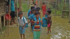難民キャンプ襲った洪水、ロヒンギャが一層の窮状に　バングラデシュ