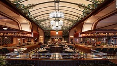 チャーチルズ・テーブル：ザ・ロンドナーのレストランの１つがチャーチルズ・テーブル。クラシックなビクトリア調の食堂で世界のビュッフェを楽しめる