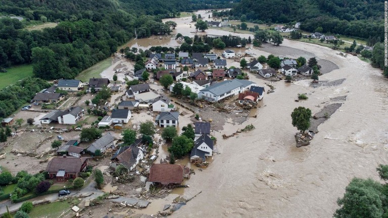 洪水に見舞われたドイツのラインラント・プファルツ州＝１５日/Boris Roessler/picture alliance/Getty Images