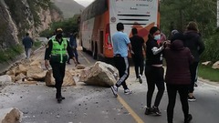 ペルーでＭ７．５の地震、建物に被害　大統領が支援表明