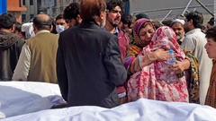 シーア派のモスクで爆発、５６人死亡　パキスタン北西部