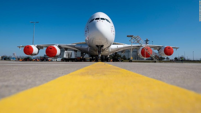 独ルフトハンザ航空が、世界最大の旅客機Ａ３８０機を再投入する計画を発表した/Thomas Lohnes/Getty Images