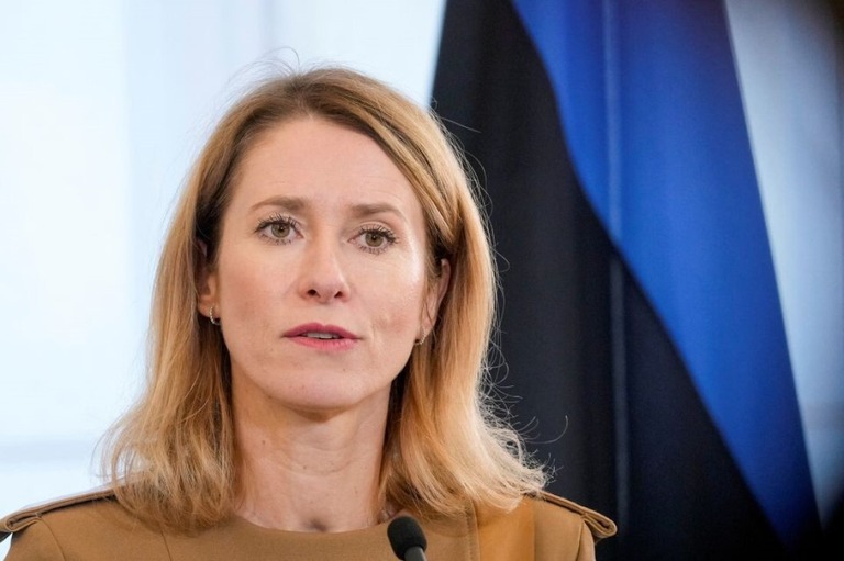 記者会見で答えるエストニアのカラス首相＝１日、エストニア・タリン/Ints Kalnins/Reuters