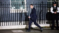 英閣僚、嫌がらせ問題で辞任　就任からわずか１４日