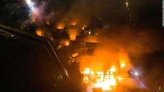 燃料貯蔵施設で火災発生、１６人死亡　インドネシア