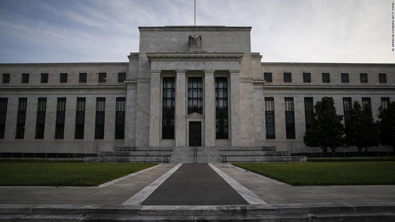 米連邦準備制度理事会（ＦＲＢ）は、日本銀行や欧州中央銀行など６つの中央銀行と協調しドル供給を拡充すると発表した/Al Drago/Bloomberg/Getty Images