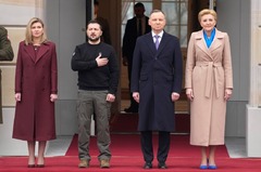 ゼレンスキー大統領がポーランド入り　首脳会談へ