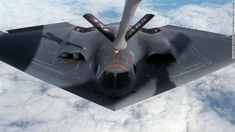 ブレンデッドウィングは新しい機体形状で、Ｂ２爆撃機（写真）のような全翼型の「フライングウィング」と共通点を持つ/USAF/Getty Images North America/Getty Images