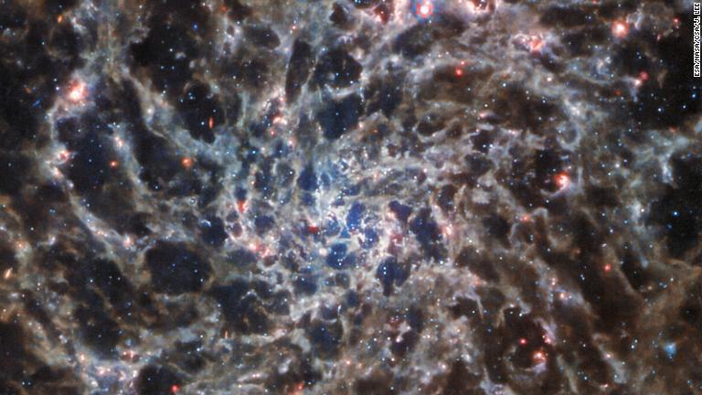 渦巻銀河「ＩＣ５３３２」/ESA/NASA/CSA/J. Lee