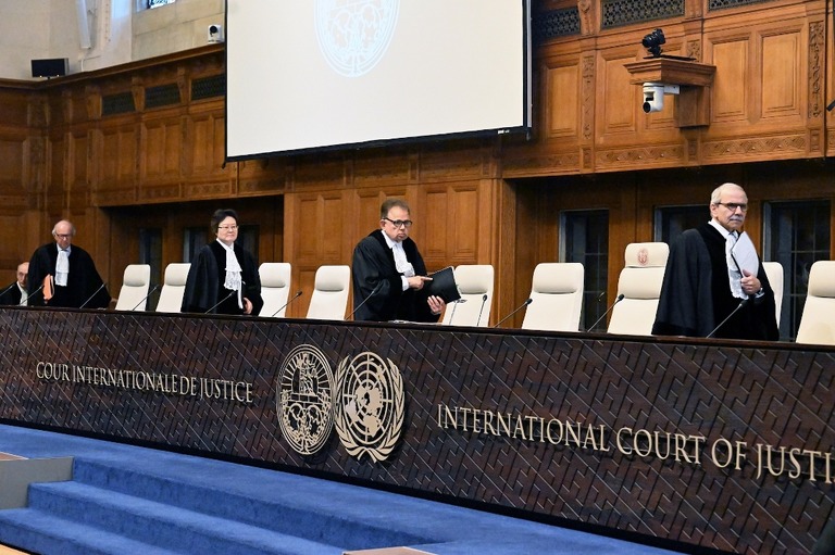 オランダ・ハーグにある国際司法裁判所（ＩＣＪ）の判事ら/Dursun Aydemir/Anadolu Agency/Getty Images