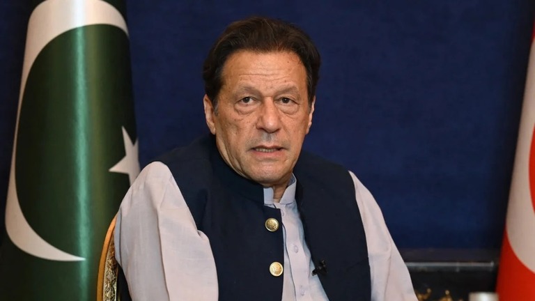 パキスタンのカーン元首相＝２０２３年３月、パキスタン・ラホール/Aamir Qureshi/AFP/Getty Images