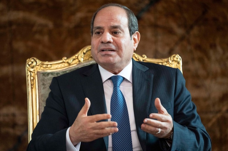 エジプトのシーシ大統領がＣＩＡのバーンズ長官とカタールのムハンマド首相と会談/Jacquelyn Martin/Pool/AFP/Getty Images