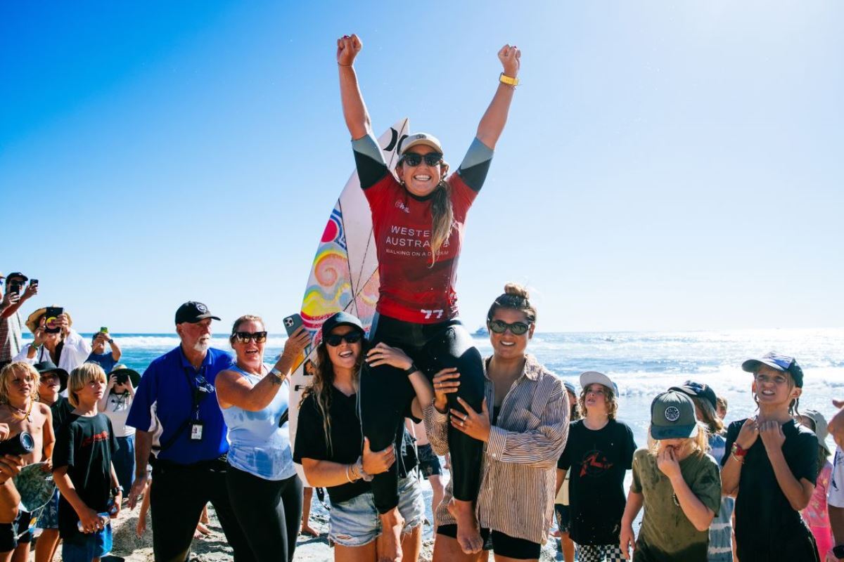 初優勝を喜ぶガブリエラ・ブライアン/Beatriz Ryder/World Surf League/Getty Images