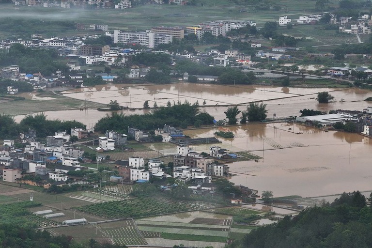 広東省では何日も続いた大雨のために大規模な洪水が発生している/VCG/Visual China Group/Getty Images